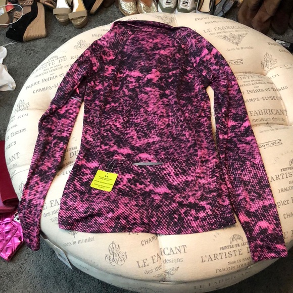 NWT Under Armour pink/black jacket size small - Picture 5 of 7